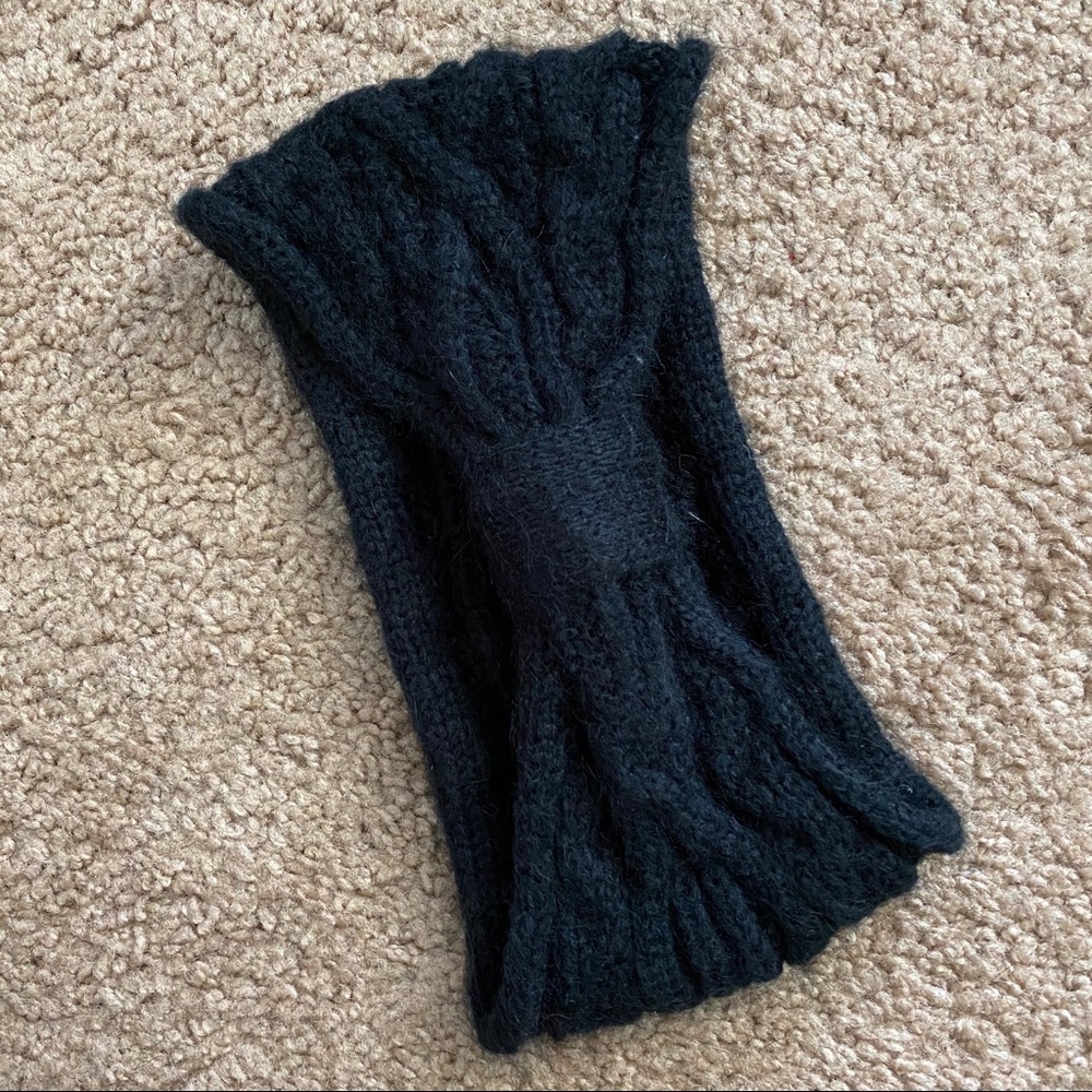 Knitted women’s headband